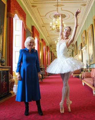 English National Ballet reception Queen Camilla, Patron of the English National Ballet, and ballerina Sangeun Lee, during a reception with staff, dancers, and supporters to celebrate the company s 75th anniversary and recognise the heritage, innovative creation of new works, and their learning and engagement programme, at Buckingham Palace in central London. Picture date: Wednesday November 12, 2025., Credit:Yui Mok Avalon UK, London  Copyright: xYuixMokx xAvalonx 1052047436