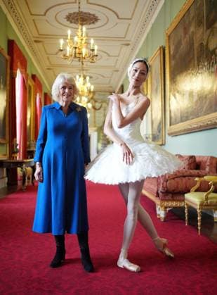 English National Ballet reception Queen Camilla, Patron of the English National Ballet, and ballerina Sangeun Lee, during a reception with staff, dancers, and supporters to celebrate the company s 75th anniversary and recognise the heritage, innovative creation of new works, and their learning and engagement programme, at Buckingham Palace in central London. Picture date: Wednesday November 12, 2025., Credit:Yui Mok Avalon UK, London  Copyright: xYuixMokx xAvalonx 1052047751