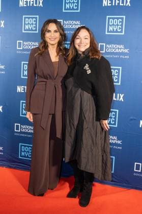 November 12, 2025, Bronx, New York, USA: Mariska Hargitay (L) attends the 2025 DOC NYC s Visionaries Lunch at Gotham Hall in New York, NY on November 12, 2025. Bronx USA - ZUMAr339 20251112_znp_r339_048 Copyright: xLevxRadinx