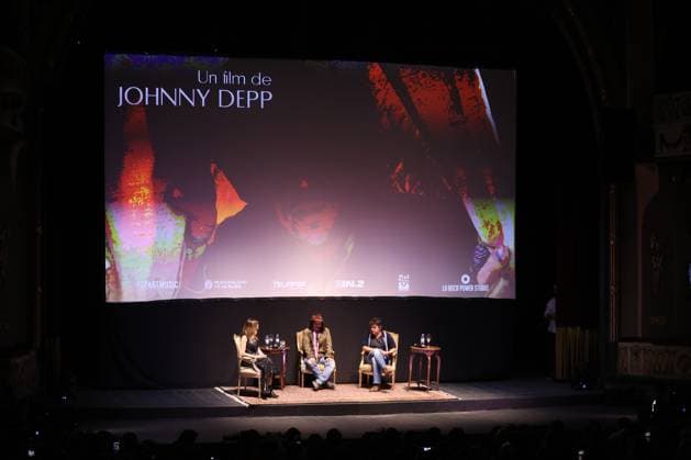 Modigliani: Three Days in Montparnasse premiere in Argentina BUENOS AIRES, ARGENTINA – NOVEMBER 12, 2025: American actor and director Johnny Depp (C) led a masterclass in acting alongside Riccardo Scamarcio (R), star of the film, at the historic Podestá Theater in La Plata, Buenos Aires Province, Argentina, on November 12, 2025. The event, attended by students, actors, and local theater enthusiasts, was part of Depp s promotional visit to Argentina for the premiere of his new film, Modigliani: Three Days in Montparnasse, which he directed and produced. During the session, Depp discussed the creative process, character development, and his experience working on the biographical film, receiving a warm ovation from the audience in La Plat Copyright: x2025xAnadoluxLucianoxGonzalezx
