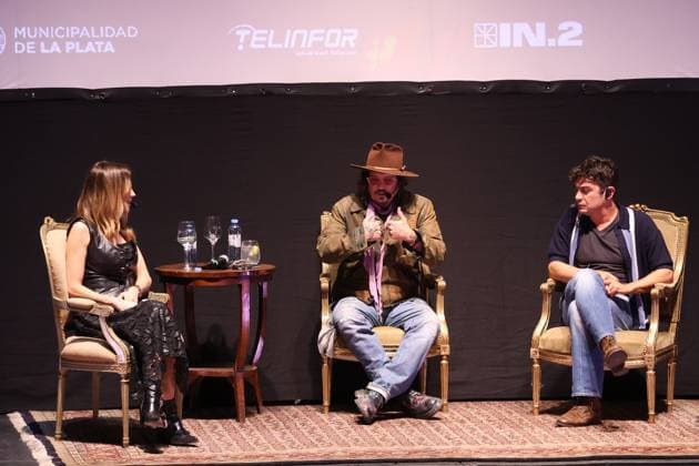 Modigliani: Three Days in Montparnasse premiere in Argentina BUENOS AIRES, ARGENTINA – NOVEMBER 12, 2025: American actor and director Johnny Depp (C) led a masterclass in acting alongside Riccardo Scamarcio (R), star of the film, at the historic Podestá Theater in La Plata, Buenos Aires Province, Argentina, on November 12, 2025. The event, attended by students, actors, and local theater enthusiasts, was part of Depp s promotional visit to Argentina for the premiere of his new film, Modigliani: Three Days in Montparnasse, which he directed and produced. During the session, Depp discussed the creative process, character development, and his experience working on the biographical film, receiving a warm ovation from the audience in La Plat Copyright: x2025xAnadoluxLucianoxGonzalezx