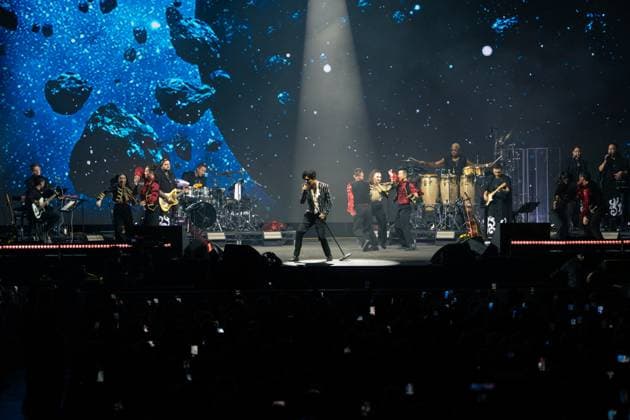 Dimash Qudaibergen in concert in London, UK - 12 Nov 2025 Dimash Qudaibergen performs on stage during his Stranger Tour at Ovo Wembley Arena. London United Kingdom Copyright: xLounisxTiarx xSOPAxImagesx DSC09410