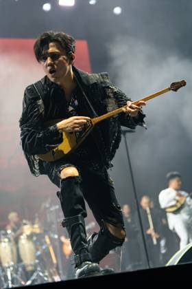 Dimash Qudaibergen in concert in London, UK - 12 Nov 2025 Dimash Qudaibergen performs on stage during his Stranger Tour at Ovo Wembley Arena. London United Kingdom Copyright: xLounisxTiarx xSOPAxImagesx DSC09604