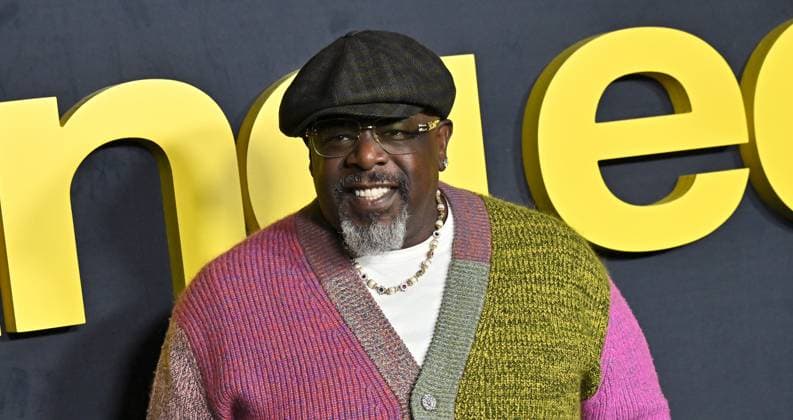 Netflix™s ˜Being Eddie™ Los Angeles Premiere Cedric The Entertainer arriving to Netflix™s Being Eddie Los Angeles premiere held at the Netflix Tudum Theater on November 12, 2025 in Hollywood, Ca. Hollywood Netflix Tudum Theater California USA Copyright: xStarbuck AFF-USA.COMx