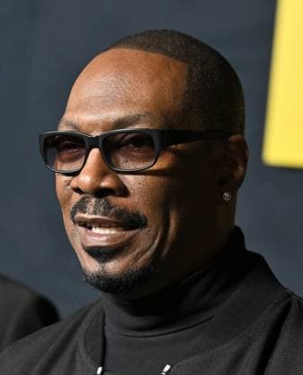 Netflix™s ˜Being Eddie™ Los Angeles Premiere Eddie Murphy arriving to Netflix™s Being Eddie Los Angeles premiere held at the Netflix Tudum Theater on November 12, 2025 in Hollywood, Ca. Hollywood Netflix Tudum Theater California USA Copyright: xStarbuck AFF-USA.COMx