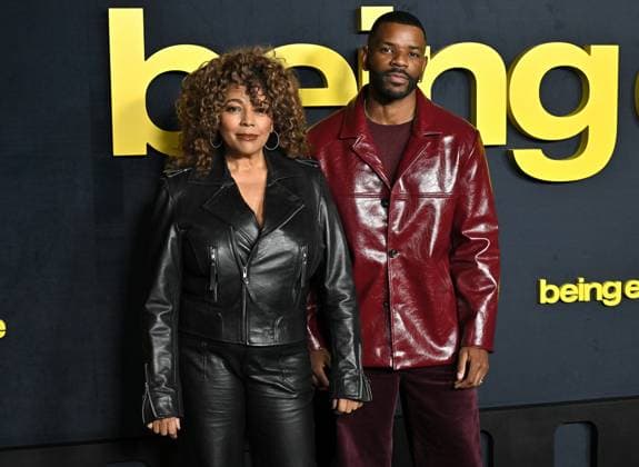 Netflix™s ˜Being Eddie™ Los Angeles Premiere Kim Fields and Jermelle Simon arriving to Netflix™s Being Eddie Los Angeles premiere held at the Netflix Tudum Theater on November 12, 2025 in Hollywood, Ca. Hollywood Netflix Tudum Theater California USA Copyright: xStarbuck AFF-USA.COMx