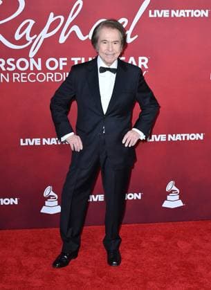 Entertainment Bilder des Tages The Latin Recording Academy Person Of The Year Gala 2025 Honoring Raphael - Arrivals Raphael attends The Latin Recording Academy 2025 Person of the Year Gala Honoring Raphael at the Mandalay Bay Convention Center on November 12, 2025 in Las Vegas, Nevada. Las Vegas Mandalay Bay Nevada USA Copyright: xCxFlanigan imageSPACEx