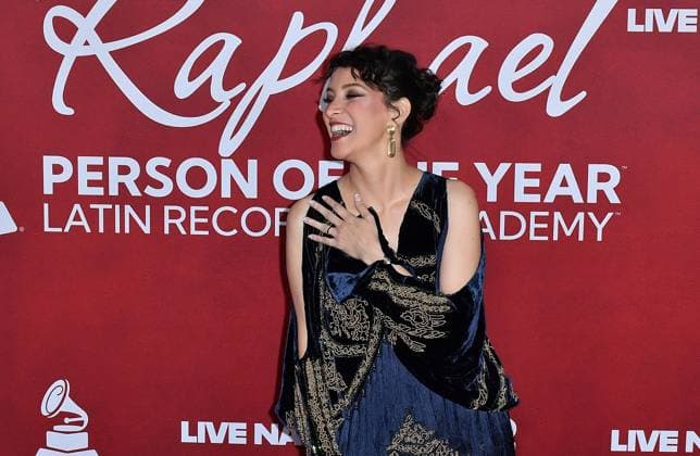 The Latin Recording Academy Person Of The Year Gala 2025 Honoring Raphael - Arrivals Gaby Moreno attends The Latin Recording Academy 2025 Person of the Year Gala Honoring Raphael at the Mandalay Bay Convention Center on November 12, 2025 in Las Vegas, Nevada. Las Vegas Mandalay Bay Nevada USA Copyright: xCxFlanigan imageSPACEx