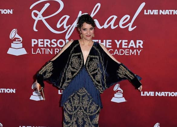 The Latin Recording Academy Person Of The Year Gala 2025 Honoring Raphael - Arrivals Gaby Moreno attends The Latin Recording Academy 2025 Person of the Year Gala Honoring Raphael at the Mandalay Bay Convention Center on November 12, 2025 in Las Vegas, Nevada. Las Vegas Mandalay Bay Nevada USA Copyright: xCxFlanigan imageSPACEx