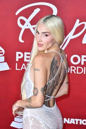 The Latin Recording Academy Person Of The Year Gala 2025 Honoring Raphael - Arrivals Elena Rose attends The Latin Recording Academy 2025 Person of the Year Gala Honoring Raphael at the Mandalay Bay Convention Center on November 12, 2025 in Las Vegas, Nevada. Las Vegas Mandalay Bay Nevada USA Copyright: xCxFlanigan imageSPACEx