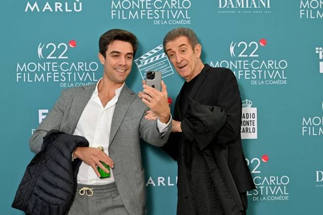 Gabriele and his father Ezio Greggio Launch and presentation of the Jury of the 22nd Monte Carlo Comedy Festival at the Grimaldi Forum in Monaco, November 12, 2025 Ezio Greggio, founder and president of the Festival, introduced the members of the Jury and the films in competition on the stage of the Salle Camille Blanc at the Grimaldi Forum Actress Claudia Gerini, is President of the Jury, Franco Nero, Honorary President, Teresa Riott and Daniel McVicar make up this cinematic quartet. The Festivals aim is to promote and enhance the different genres of comedy through film premieres, Thanks to the commitment of Ezio Greggio and the late Mario Monicelli, co-founder of the event, comedy has gained a new appreciation even at prestigious festiva  Copyright: xBrunoxBebertx xBestimagexBrunoxBebertx xBestimagex