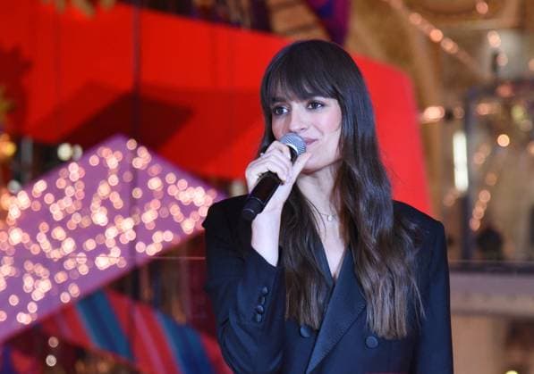 Clara Luciani During Christmas Opening At Galeries Lafayette - Paris Clara Luciani during Christmas opening at Galeries Lafayette in Paris, France on November 12, 2025. Photo by Alain Apaydin ABACAPRESS.COM Paris France  Copyright: xApaydinxAlain ABACAx