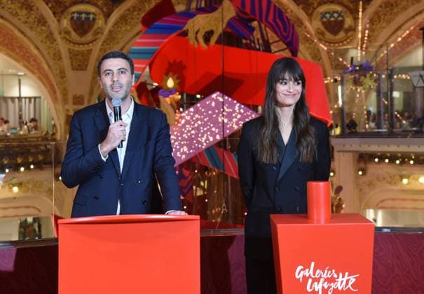 Clara Luciani During Christmas Opening At Galeries Lafayette - Paris Clara Luciani during Christmas opening at Galeries Lafayette in Paris, France on November 12, 2025. Photo by Alain Apaydin ABACAPRESS.COM Paris France  Copyright: xApaydinxAlain ABACAx