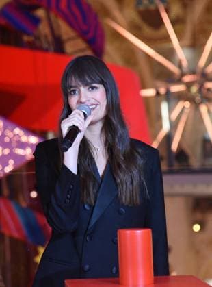Clara Luciani During Christmas Opening At Galeries Lafayette - Paris Clara Luciani during Christmas opening at Galeries Lafayette in Paris, France on November 12, 2025. Photo by Alain Apaydin ABACAPRESS.COM Paris France  Copyright: xApaydinxAlain ABACAx