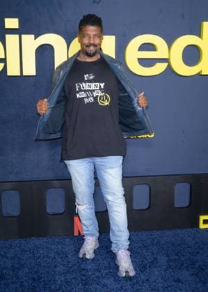 Being Eddie Premiere - Los Angeles, USA LOS ANGELES, USA. November 12, 2025: Deon Cole at the premiere for Netflix s Being Eddie at the Tudum Theatre. Los Angeles CA USA  Copyright: xPaulxSmith Featureflashx