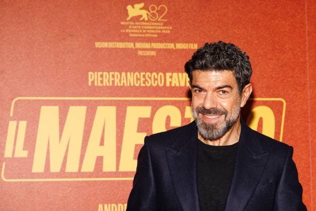 News - Il Maestro - Photocall Pierfrancesco Favino attends the Il Maestro photocall at Cinema Anteo on November 12, 2025 in Milan, Italy. Photo: Cinzia Camela. Milan Cinema Anteo Italy Copyright: xCinziaxCamelax xLiveMediax LPN_2141398