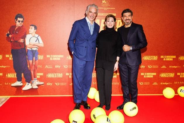 News - Il Maestro - Photocall Andrea Di Stefano, Edwige Fenech, Pierfrancesco Favino attend the Il Maestro photocall at Cinema Anteo on November 12, 2025 in Milan, Italy. Photo: Cinzia Camela. Milan Cinema Anteo Italy Copyright: xCinziaxCamelax xLiveMediax LPN_2141405