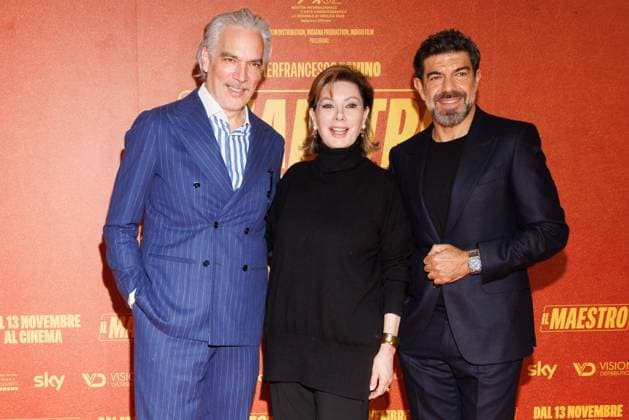 News - Il Maestro - Photocall Andrea Di Stefano, Edwige Fenech, Pierfrancesco Favino attend the Il Maestro photocall at Cinema Anteo on November 12, 2025 in Milan, Italy. Photo: Cinzia Camela. Milan Cinema Anteo Italy Copyright: xCinziaxCamelax xLiveMediax LPN_2141407