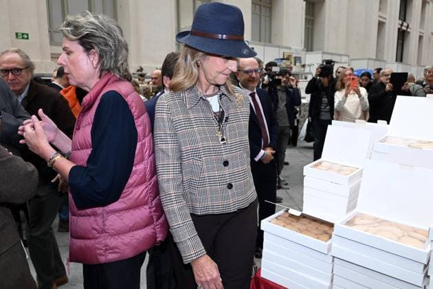 Inauguration of the New Future 2025 Flea Market Simoneta Gómez Acebo and Infanta Elena during the inauguration of the New Future 2025 Flea Market at the Galería de Cristal del Palacio Cibeles in Madrid, on November 13, 2025, in Madrid Spain FAMOSOSOS SOLIDARITY RASTRILLO José Madrid Madrid Madrid Spain  Copyright: xJosÃ xOlivax 7098438
