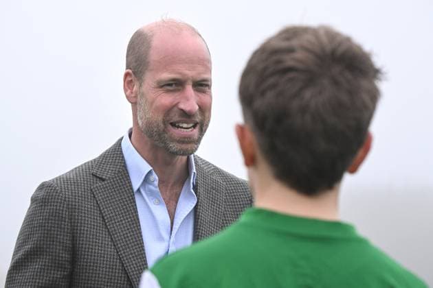 Prince William visits Mousehole AFC The Prince of Wales visits Mousehole AFC, and opens a new access road to the club s ground and facilities in Mousehole, Cornwall, UK on the 13th November, 2025. Picture by Hugh Hastings WPA-Pool Mousehole Mousehole AFC Cornwall United Kingdom 