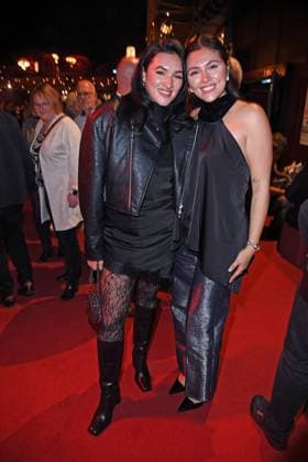 Anna Maria Damm with sister Katharina Damm at the premiere of Sarah Engels at Moulin Rouge Das Musical in the Musical Dome in Cologne on 13 11 2025