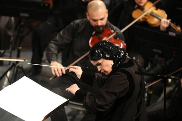 Paniz Faryusefi becomes first woman to lead Tehran Symphony Orchestra in Iran TEHRAN, IRAN - NOVEMBER 13: Tehran Symphony Orchestra performs under the baton of a female orchestra conductor Paniz Faryusefi for the first time at the Vahdat Hall in Tehran, Iran on November 13, 2025. Fatemeh Bahrami Anadolu Tehran Iran. Editorial use only. Please get in touch for any other usage.  Copyright: x2025xAnadoluxFatemehxBahramix