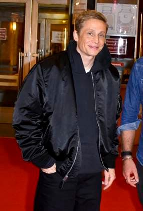 abb WuenscheEssen Matthias Schweighöfer Schweighoefer actor Erik Schmitt director on the red carpet at the NRW premiere of the movie DAS LEBEN DER WÜNSCHE WUENSCHE at Lichtburg cinema on 13 02 2025 in Essen, NRW Germany