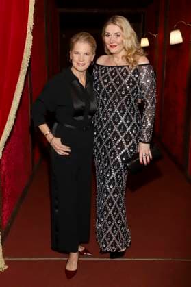 abb Palazzo Cornelia Poletto hostess with Sandra Quadflieg actress at the premiere of Cornelia Poletto 10 Dinner Show PALAZZO Hier und Jetzt on 13 11 2025 in Hamburg Hamburg Germany