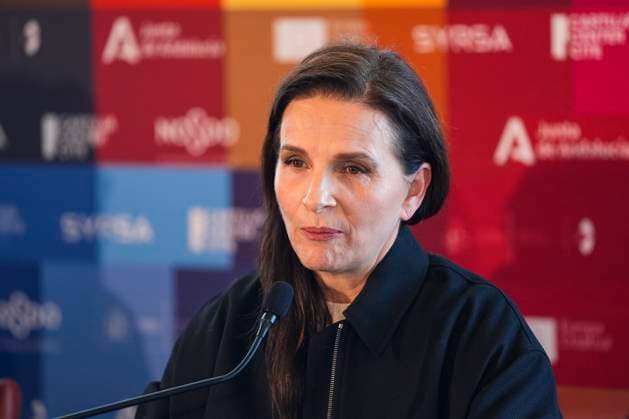 Official press conference of Juliette Binoche who received the Giraldillo de Honor 2025 Seville The actress Juliette Binoche, during the official press conference within the framework of the European Film Festival at the Abades Restaurant, November 14, 2025 in Seville Andalusia, Spain The actress Juliette Binoche, has offered an official press conference within the framework of the European Film Festival as she receives the Giraldillo de Honor 2025 NOVEMBER 14, 2025 Seville Andalusia Seville Andalusia Spain  Copyright: xJoaquinxCorcherox 7101076