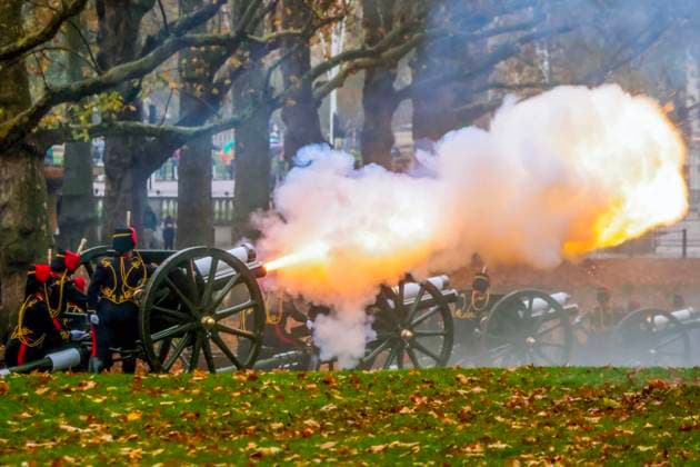 . 14 11 2025. London, United Kingdom. Kings Birthday 41 Gun Royal Salute. The King s Troop Royal Horse Artillery fire a 41 gun salute in Green Park to mark King Charles III 77th Birthday.  xMartynxWheatleyx xi-Imagesx IIM-26377-0005