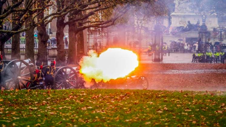. 14 11 2025. London, United Kingdom. Kings Birthday 41 Gun Royal Salute. The King s Troop Royal Horse Artillery fire a 41 gun salute in Green Park to mark King Charles III 77th Birthday.  xMartynxWheatleyx xi-Imagesx IIM-26377-0007
