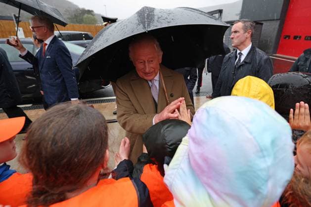 King Charles III visits Wales Britain s King Charles III chats with school children during a visit to officially open the South Wales Metro Depot in the South Wales town of Taff™s Well on November 14, 2025, as the king marks his 77th birthday., Credit:ADRIAN DENNIS Avalon United Kingdom, Taff s Well  Copyright: xADRIANxDENNISx xAvalonx 1052412633