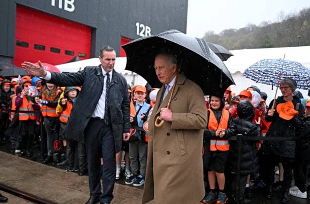 King Charles III Marks His 77th Birthday In South Wales TAFF S WELL, WALES - NOVEMBER 14: King Charles III departs in the rain greeted by well-wishers after his official opening of the South Wales Metro Depot at Taff s Well Transport Depot on November 14, 2025 in Taff s Well, Wales. King Charles III and Queen Camilla are undertaking a series of engagements in South Wales today, as the monarch celebrates his 77th birthday., Credit:Finnbarr Webster Avalon United Kingdom, Wales, Taff s Well  Copyright: xFinnbarrxWebsterx xAvalonx 1052417967