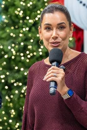 14 11 2025 Düsseldorf Opening of this years Charity Forest in the Galeria store on the Kö Presenter Jana Ina Zarrella will welcome Mayor Hinkel, RTL presenter Michael Begasse and Fortuna legend Oliver Fink on stage here Presenter Jana Ina Zarrella Düsseldorf Galeria store, Königsallee North Rhine-Westphalia Germany