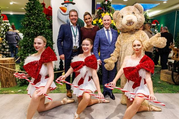 14 11 2025 Düsseldorf Opening of this years Charity Forest in the Galeria store on the Kö Presenter Jana Ina Zarrella will welcome Mayor Hinkel, RTL presenter Michael Begasse and Fortuna legend Oliver Fink on stage Here in the back from l Frank Bertsch Galeria boss in