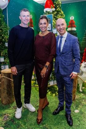 14 11 2025 Düsseldorf Opening of this years Charity Forest in the Galeria store on the Kö Presenter Jana Ina Zarrella will welcome Mayor Hinkel, RTL presenter Michael Begasse and Fortuna legends player Oliver Fink on stage Here from l Fortuna legends player Oliver Fink, presenter Ja