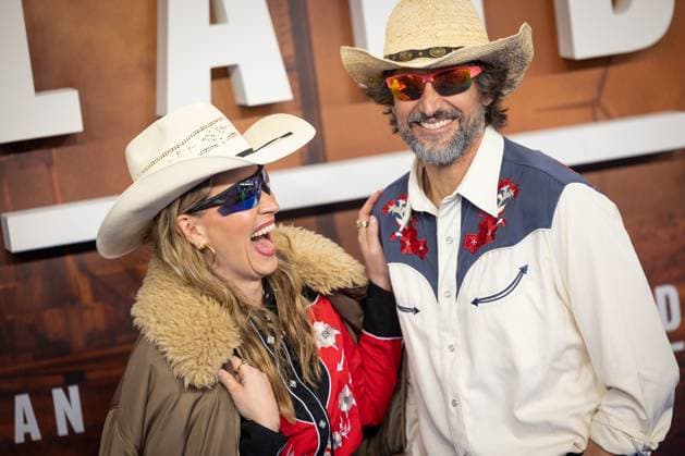 LANDMAN season 2 premiere Evelyn Weigert and Tom Beck in cowboy outfits European premiere of LANDMAN season 2 at the Zoo Palast cinema in Berlin Copyright: xEventpressxFuhrx