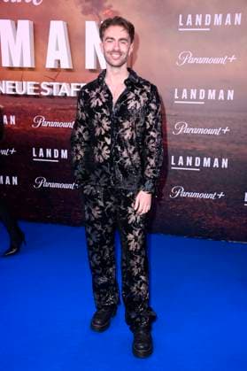 Felix Nieder at the European premiere of season 2 of the Paramount series Landman at Zoo Palast Berlin, 14 11 2025 Foto:xN.xKubelkax xFuturexImagex landman_berlin_5130