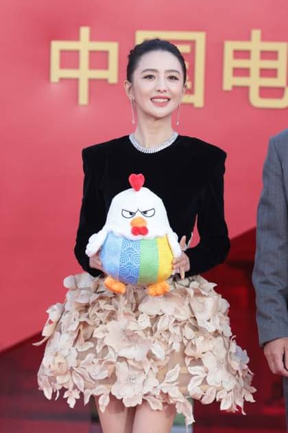XIAMEN, CHINA - NOVEMBER 15: Actress Tong Liya arrives at the red carpet for the closing ceremony during the 38th China Golden Rooster Awards on November 15, 2025 in Xiamen, Fujian Province of China.  Copyright: xVCGx 111604065003