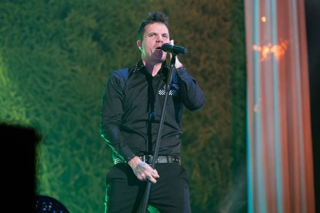 Dani Martin Performs At The Movistar Arena in Madrid - 15 Nov 2025 Singer Dani Martin performs live during his concert at the Movistar Arena in Madrid. Madrid Spain Copyright: xAtilanoxGarciax xSOPAxImagesx photo00445