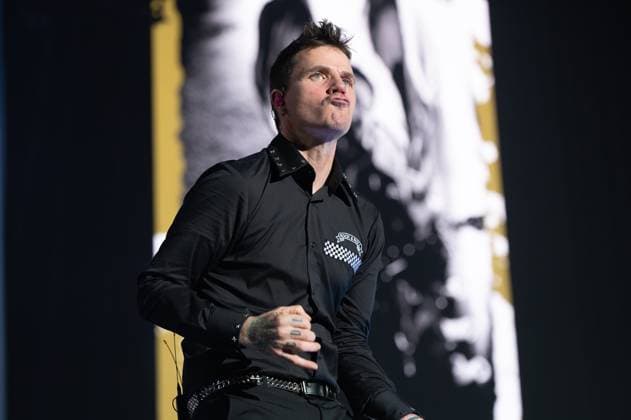Dani Martin Performs At The Movistar Arena in Madrid - 15 Nov 2025 Singer Dani Martin performs live during his concert at the Movistar Arena in Madrid. Madrid Spain Copyright: xAtilanoxGarciax xSOPAxImagesx photo00446