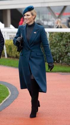 . 15 11 2025. Cheltenham, United Kingdom. Zara Tindall at the Super Saturday meeting at Cheltenham Racecourse, United Kingdom.  xi-Imagesx IIM-26379-0006