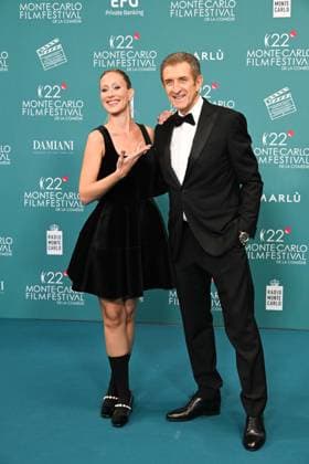 Monk, Italy: Monte Carlo, 22nd Monte Carlo Film Festival De La ComÃ die. Red carpet awards ceremony. Pictured: Teresa Riott, Ezio Greggio Monk Italy  - ZUMAp169 20251115_zea_p169_649 Copyright: xManuelexMangiarottix