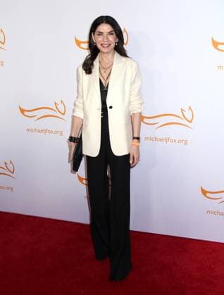 A Funny Thing Happened on the Way to Cure Parkinson s 2025 Gala Julianna Margulies attending the A Funny Thing Happened on the Way to Cure Parkinson s 2025 Gala benefitting The Michael J. Fox Foundation held at Cipriani South Street at Casa Cipriani on November 15, 2025 in New York City, NY New York City Cipriani South Street at Casa Ci NY USA Copyright: xStevenxBergman AFF-USA.COMx
