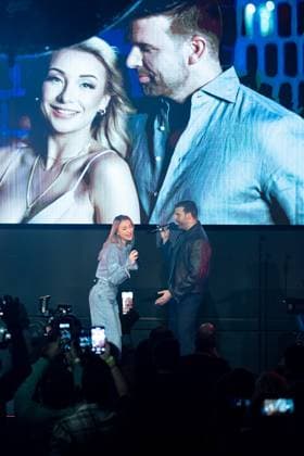 15 11 2025 Düsseldorf pop singer Anna Carina Woitschack at her solo concert Abenteuerlust at the Düsseldorf Schlager CafÃ in the Altstadt Here Anna Carina Woitschack in duet with special guest Jay Khan Tariq Düsseldorf Schlager CafÃ North Rhine-Westphalia Germany