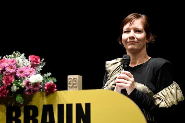Sandra Hüller with the main prize Die Europa at the award ceremony of the 39 Braunschweig International Film Festival at the Staatstheater Braunschweig, 15 11 2025 Foto:xC.xNiehausx xFuturexImagex biff_5113