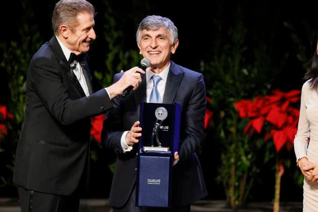 22nd Monte Carlo Film Festival - Awards Gala Night Vincenzo Salemme receives the Career Award during the awards gala night held at Grimaldi Forum during 22nd Monte Carlo Film Festival on November 15, 2025 in Monte Carlo, Monaco. Photo Marco Piovanotto ABACAPRESS.COM Monte Carlo Monaco  Copyright: xPiovanottoxMarco ABACAx