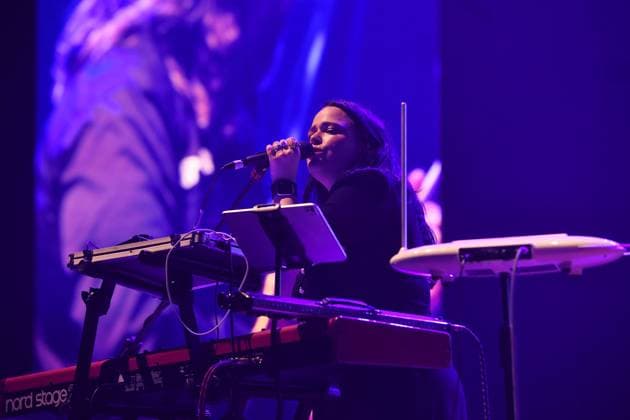 The Magic Numbers performing at O2 Arena in London LONDON, ENGLAND - NOVEMBER 15: Angela Gannon of ˜The Magic Numbers™ performing at O2 Arena, Greenwich on November 15, 2025 in London, England. CAP MAR MAR Great Britain Copyright: xMartinxHarris CapitalxPicturesx