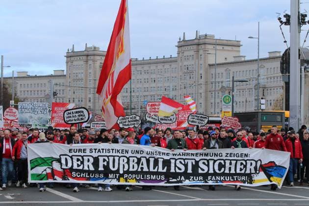 16 11 2025 Demonstration Fandemo in Leipzig Football is safe Fan representatives from various clubs lead the demonstration Directly behind them are the fans of Union Berlin Leipzig Saxony Germany