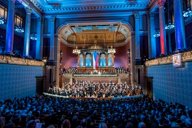 Concert for Freedom and Democracy performed by Czech Philharmonic under the baton of Finnish conductor Sakari Oramo, playing Gustav Mahler s Symphony No. 2 in C minor, known as Resurrection Symphony, took place in Rudolfinum, Prague, Czech Republic, on November 16, 2025. (CTKxPhoto VitxSimanek) CTKPhotoP2025111606092  CTKPhotoP2025111606092
